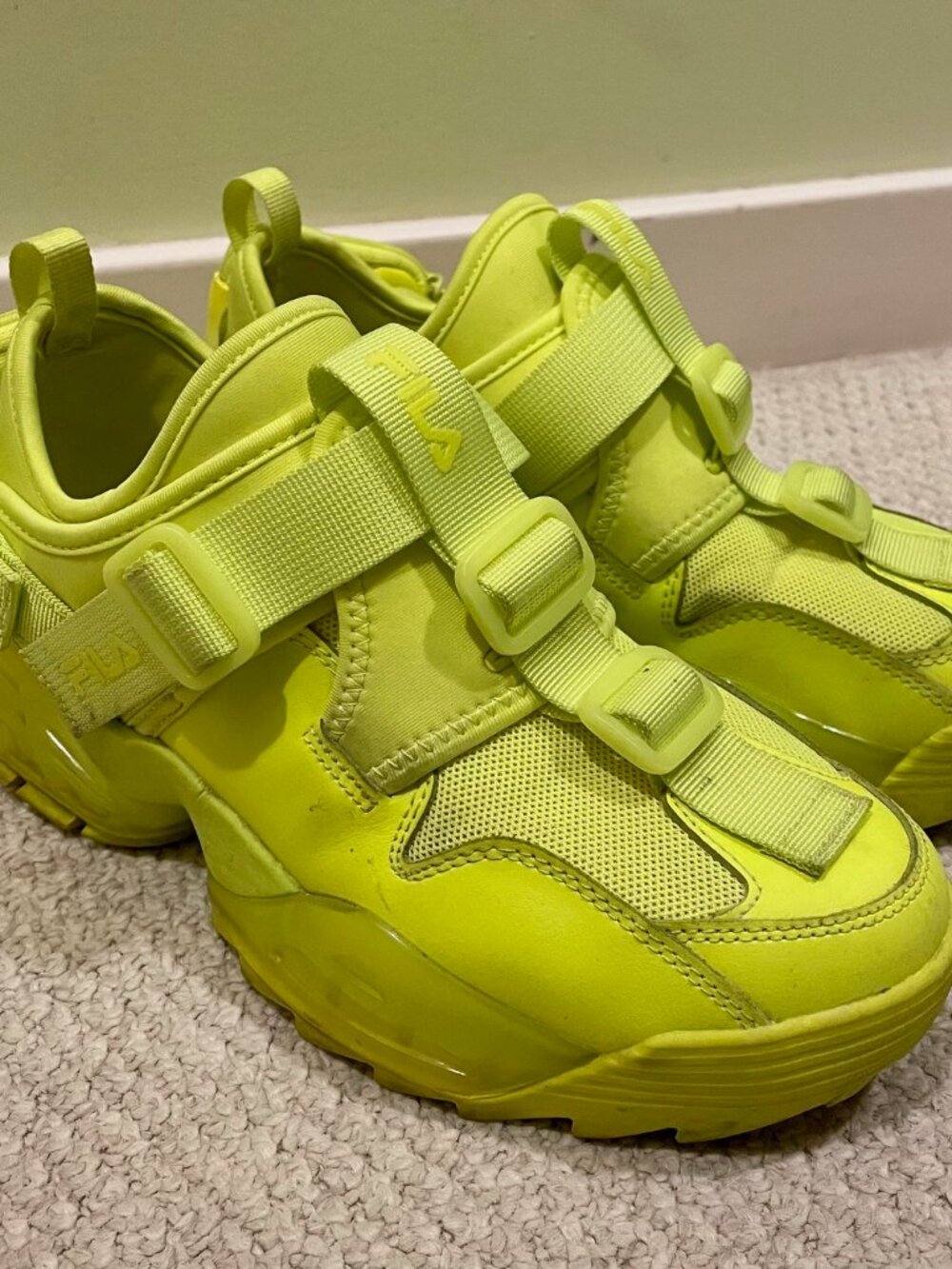 Fila Unit V2 neon sneakers in Safety Yellow, sz 8